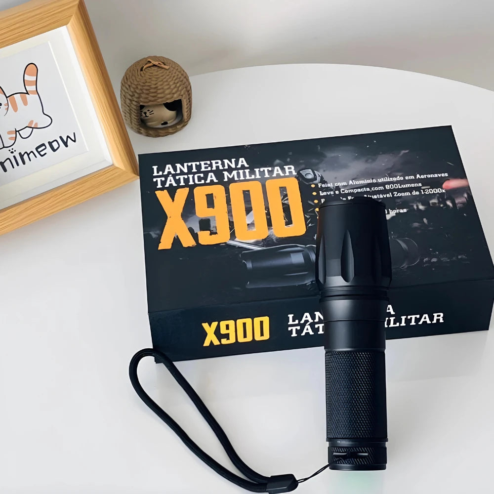 Lanterna Tática Militar X900 com Bateria Recarregável Zoom de Longe Alcance