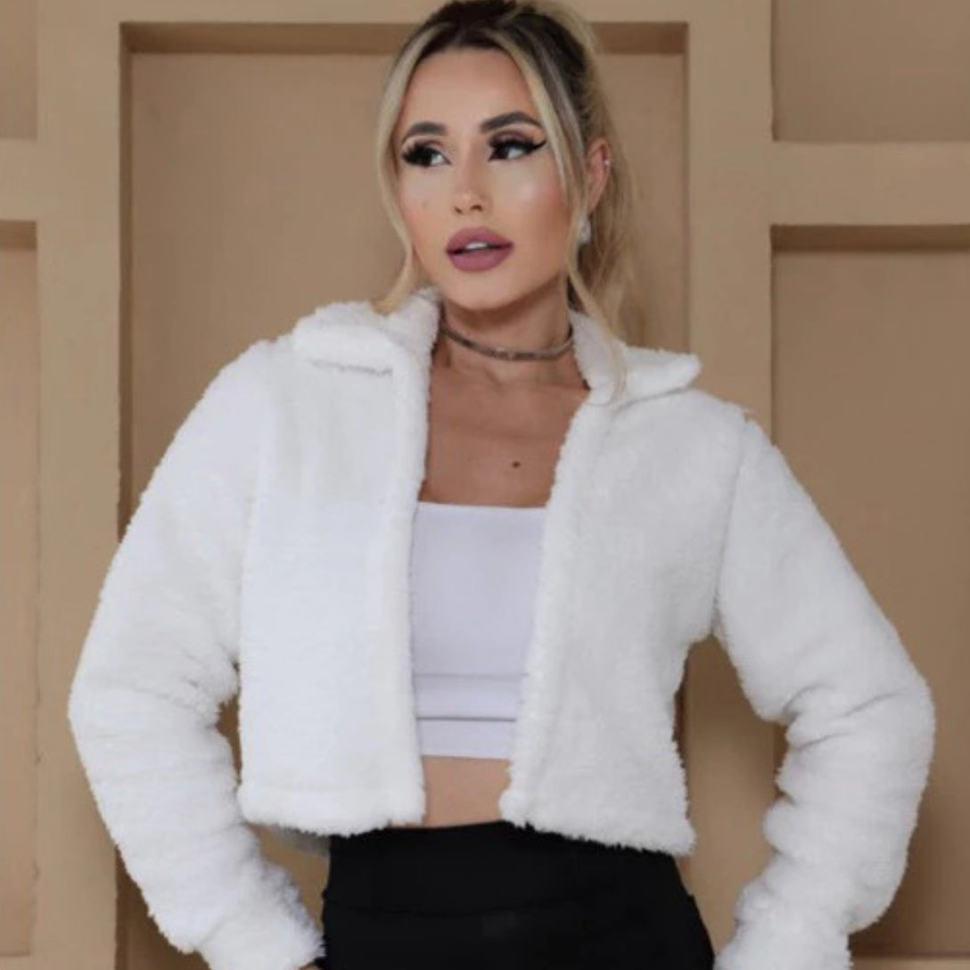 Casaco Feminino Teddy Peluciado Curto